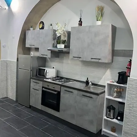 Apartment Fenty 2 San Lorenzo Rome